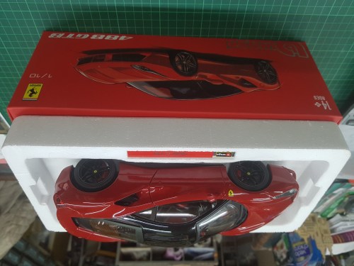 Ferrari 488 GTB Signature Series – Red 1:18 BBURAGO 